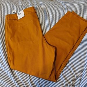 NWT Old Navy Mustard Pixie Ankle Pants